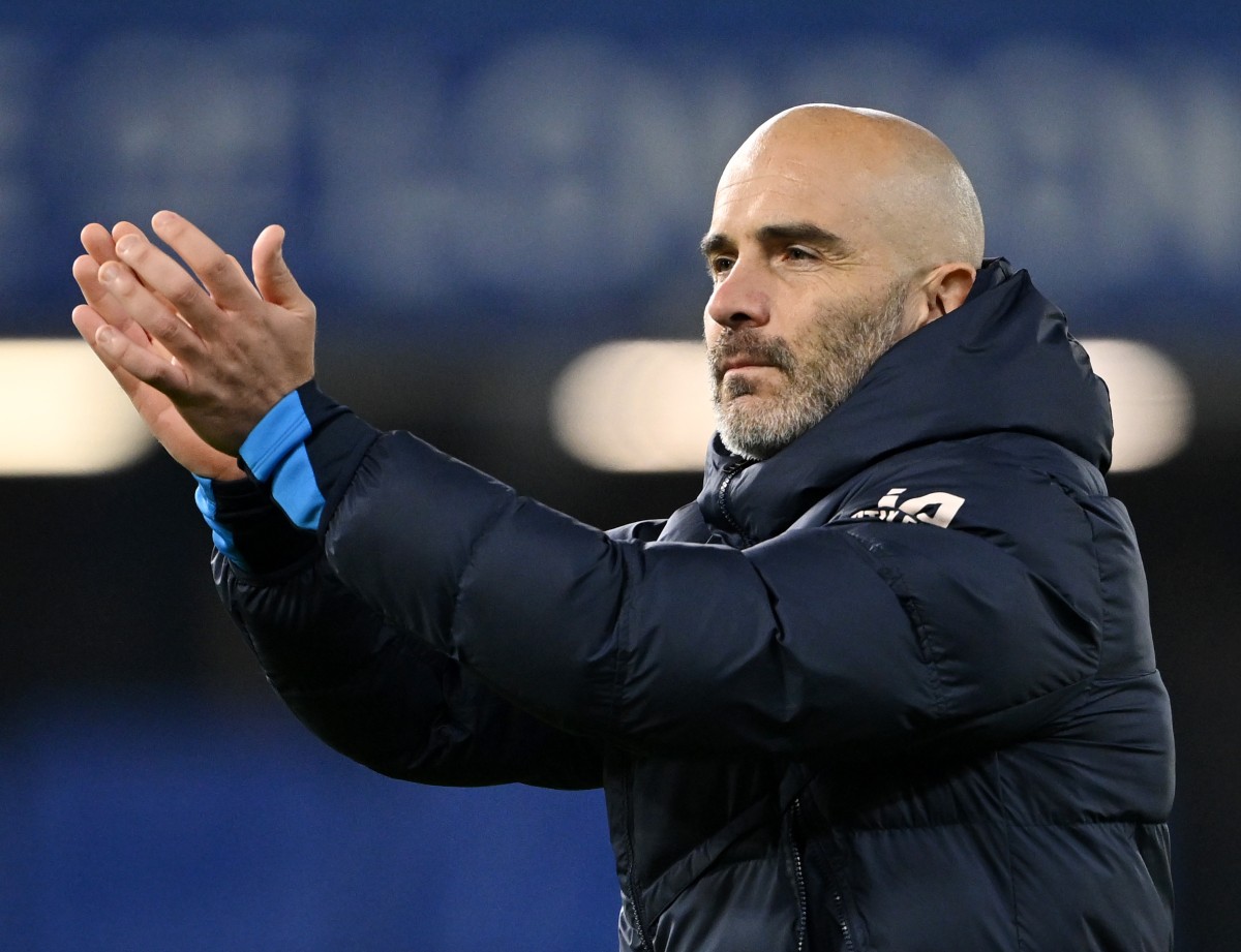 Chelsea manager Enzo Maresca applauds the club's fans