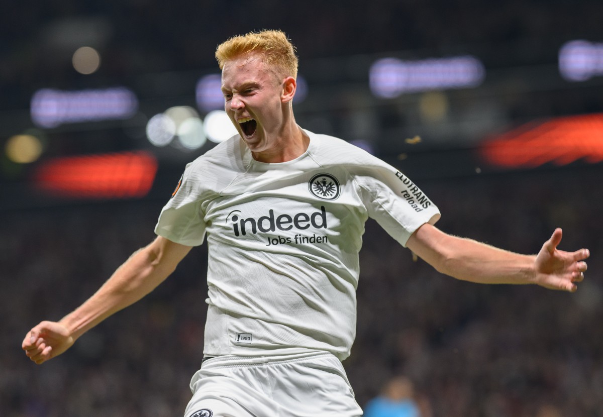 Eintracht Frankfurt's Hugo Larsson celebrates a goal