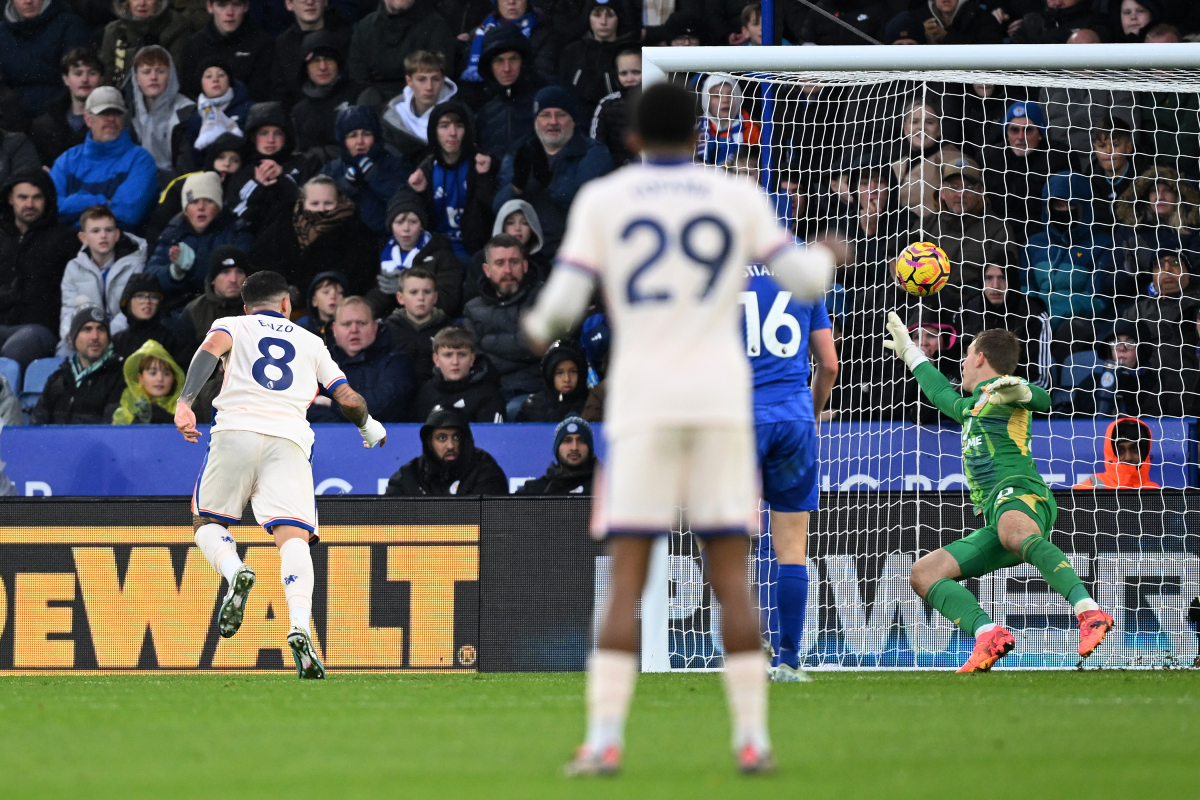 Enzo Fernandez scores for Chelsea