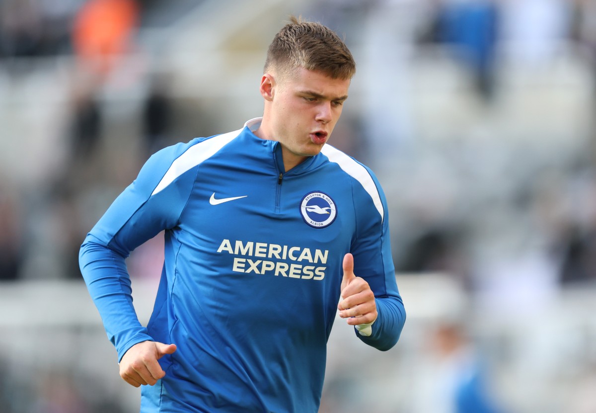 Evan Ferguson warming up before Brighton's game against Newcastle