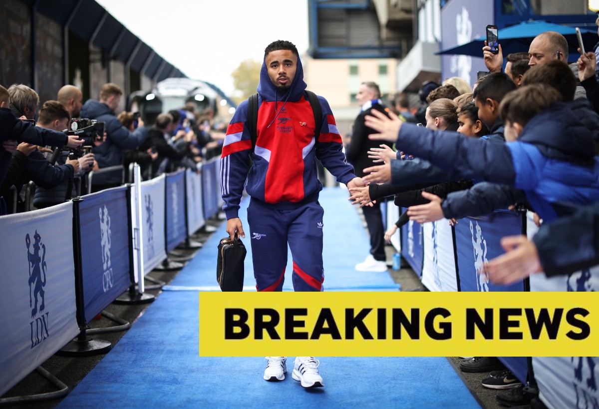 Gabriel Jesus enters Stamford Bridge for the Chelsea-Arsenal game