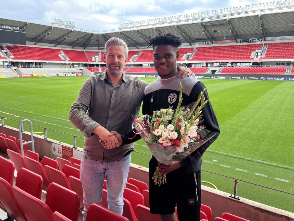 Kalmar FF defender Vince Osuji with David Masegard