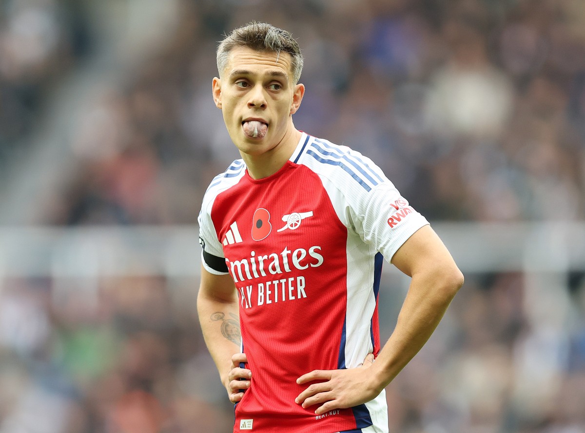 Leandro Trossard in action for Arsenal