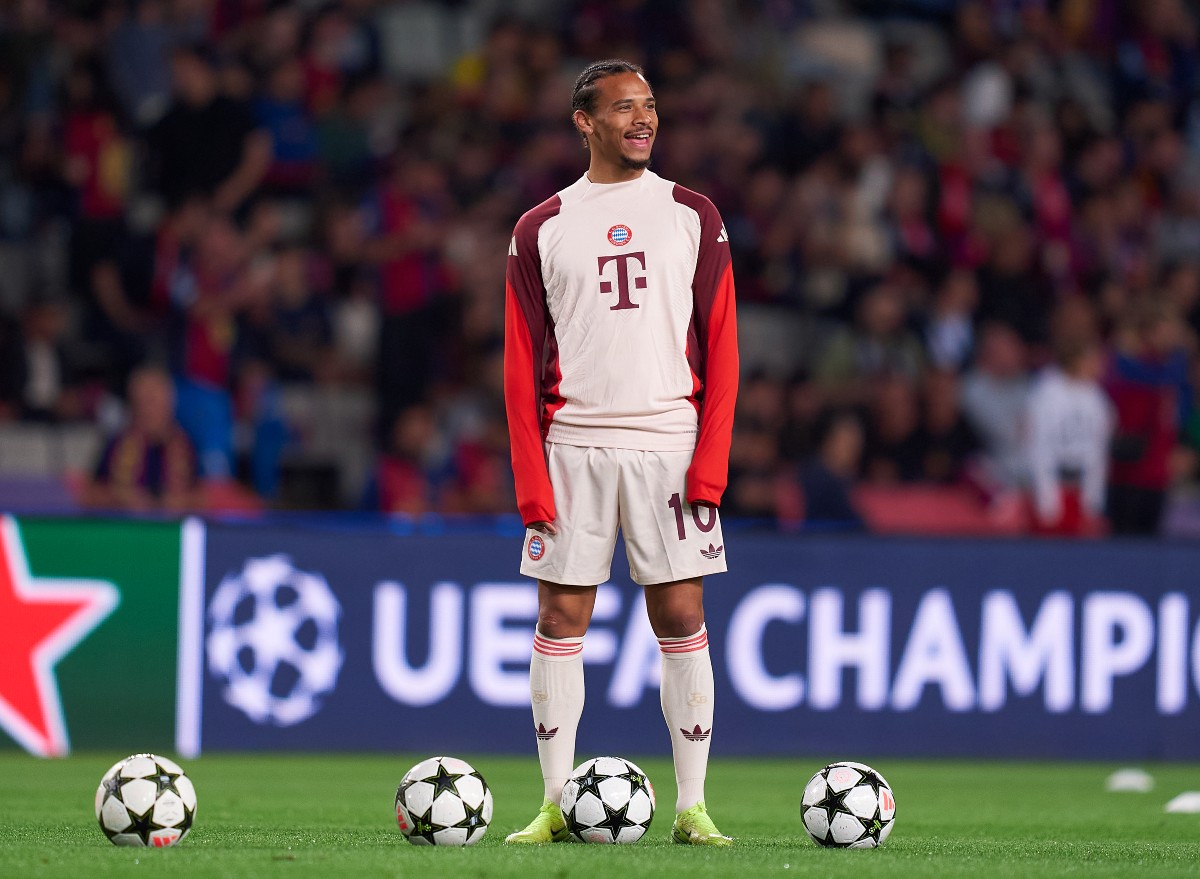 Leroy Sane warming up before Bayern Munich's game against Barcelona