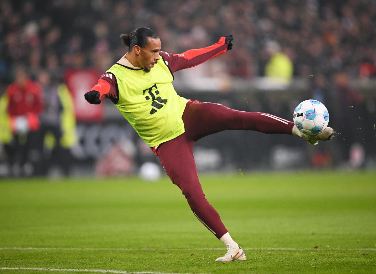 Leroy Sane warming up for Bayern Munich