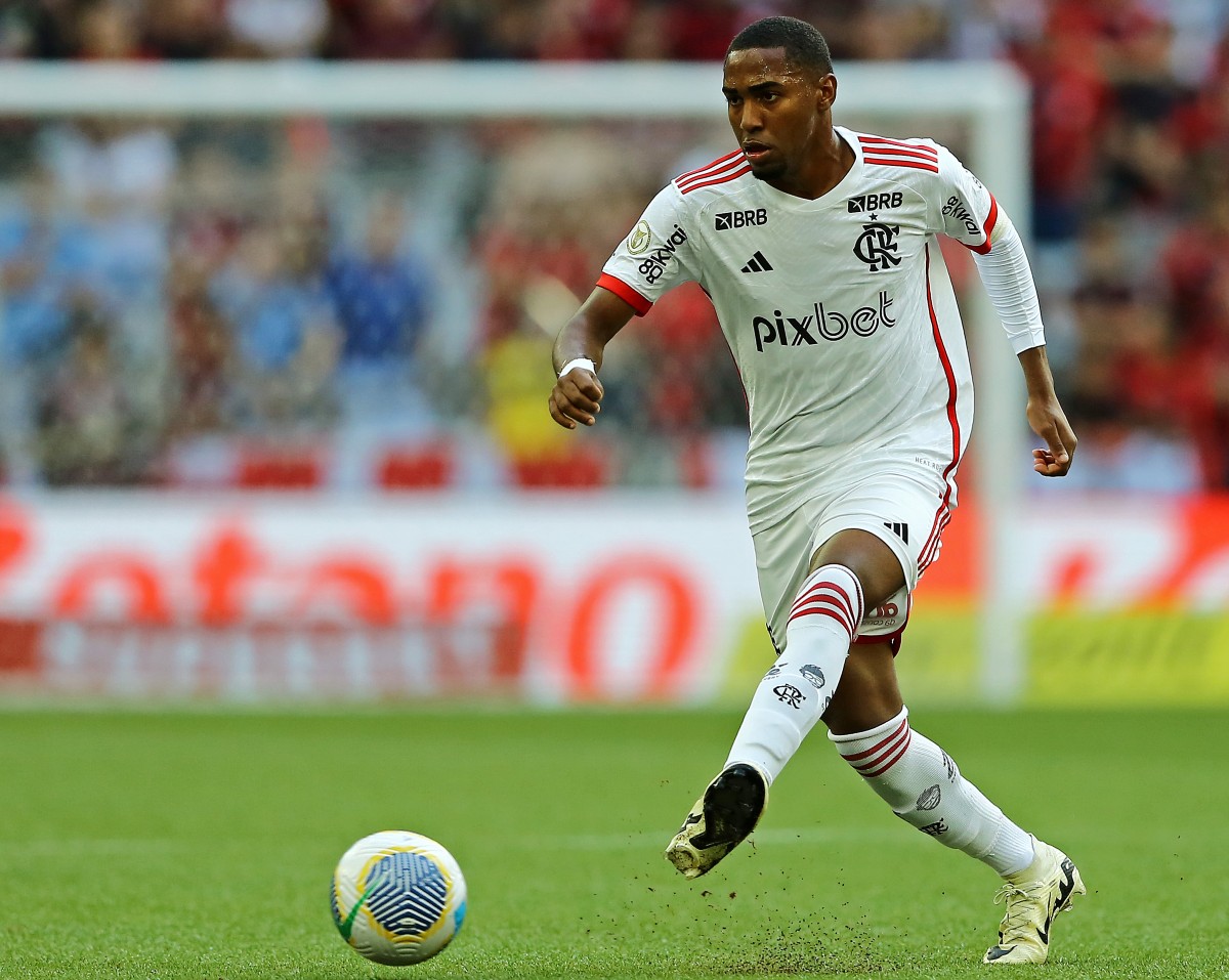 Lorran in action for Flamengo