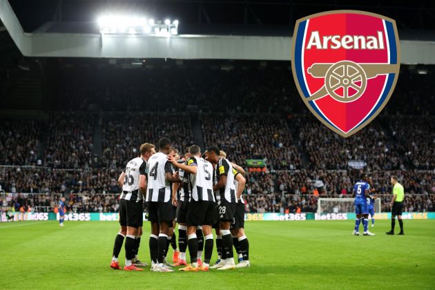 Alexander Isak and his Newcastle teammates celebrate