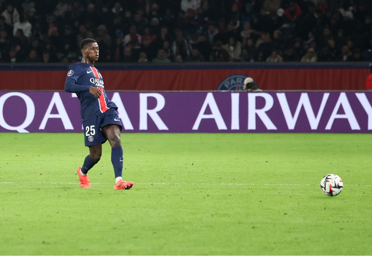 Nuno Mendes on the ball for PSG