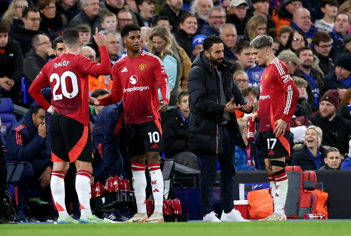 New Man United coach Ruben Amorim giving instructions