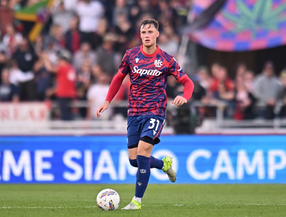 Sam Beukema in action for Bologna