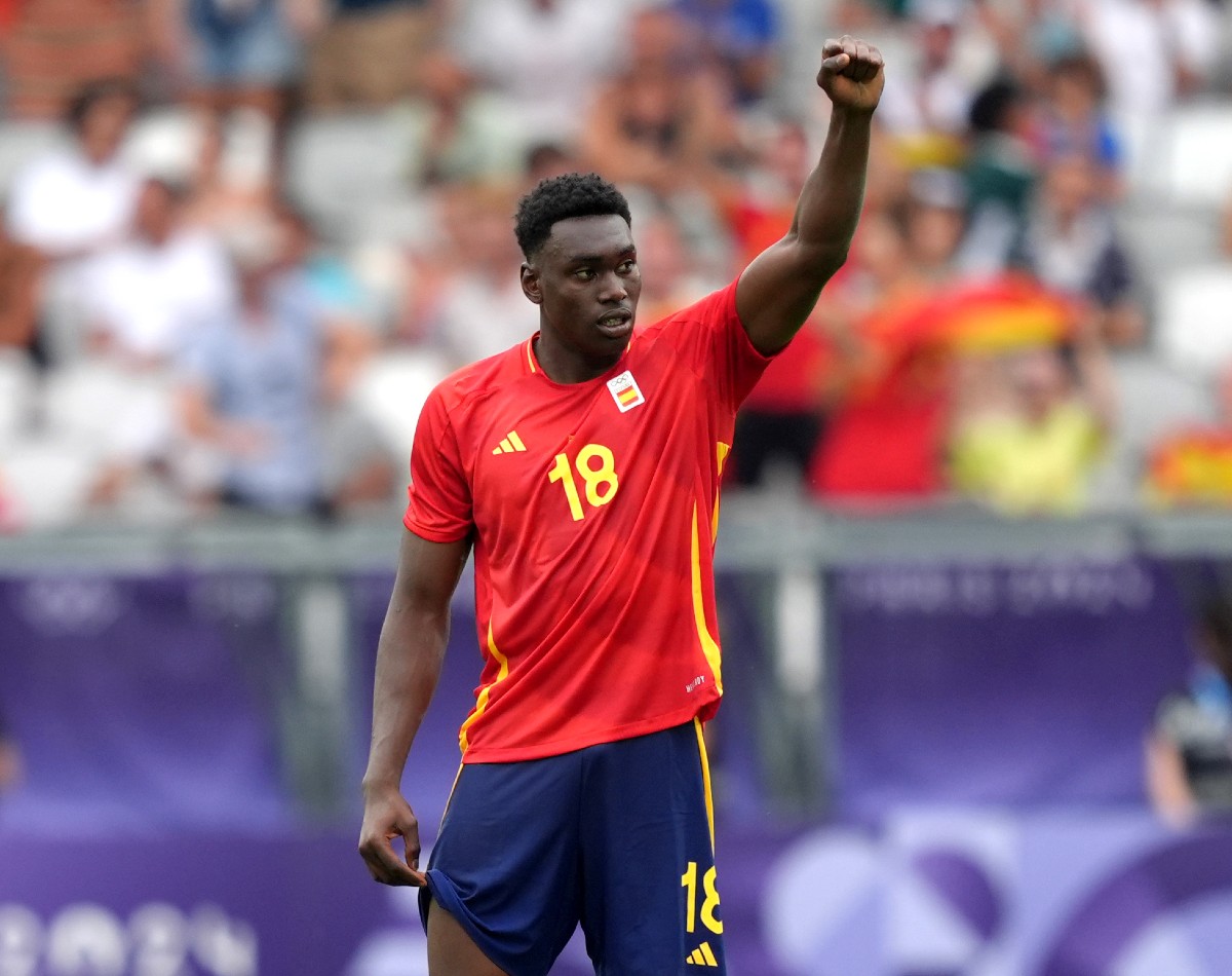 Samu Omorodion celebrates a goal for Spain