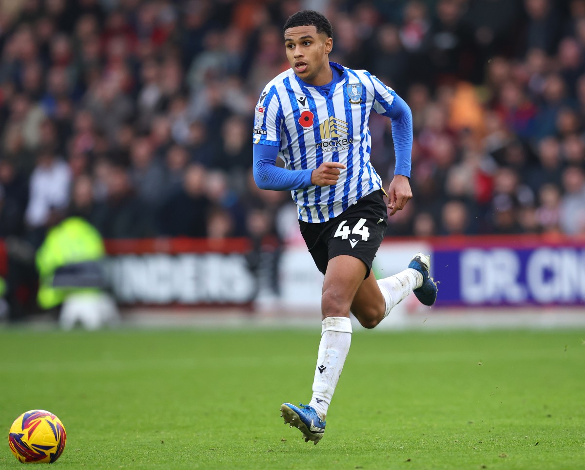 Shea Charles in action for Sheffield Wednesday