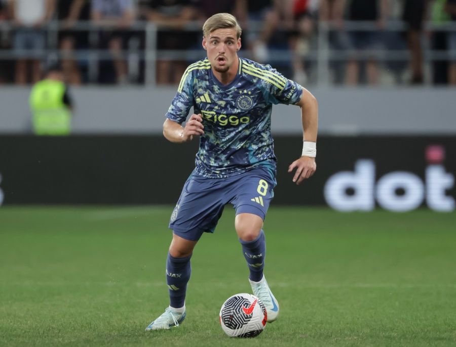 Kenneth Ransfer Arsenal transfer news: Kenneth Taylor eyed from Ajax