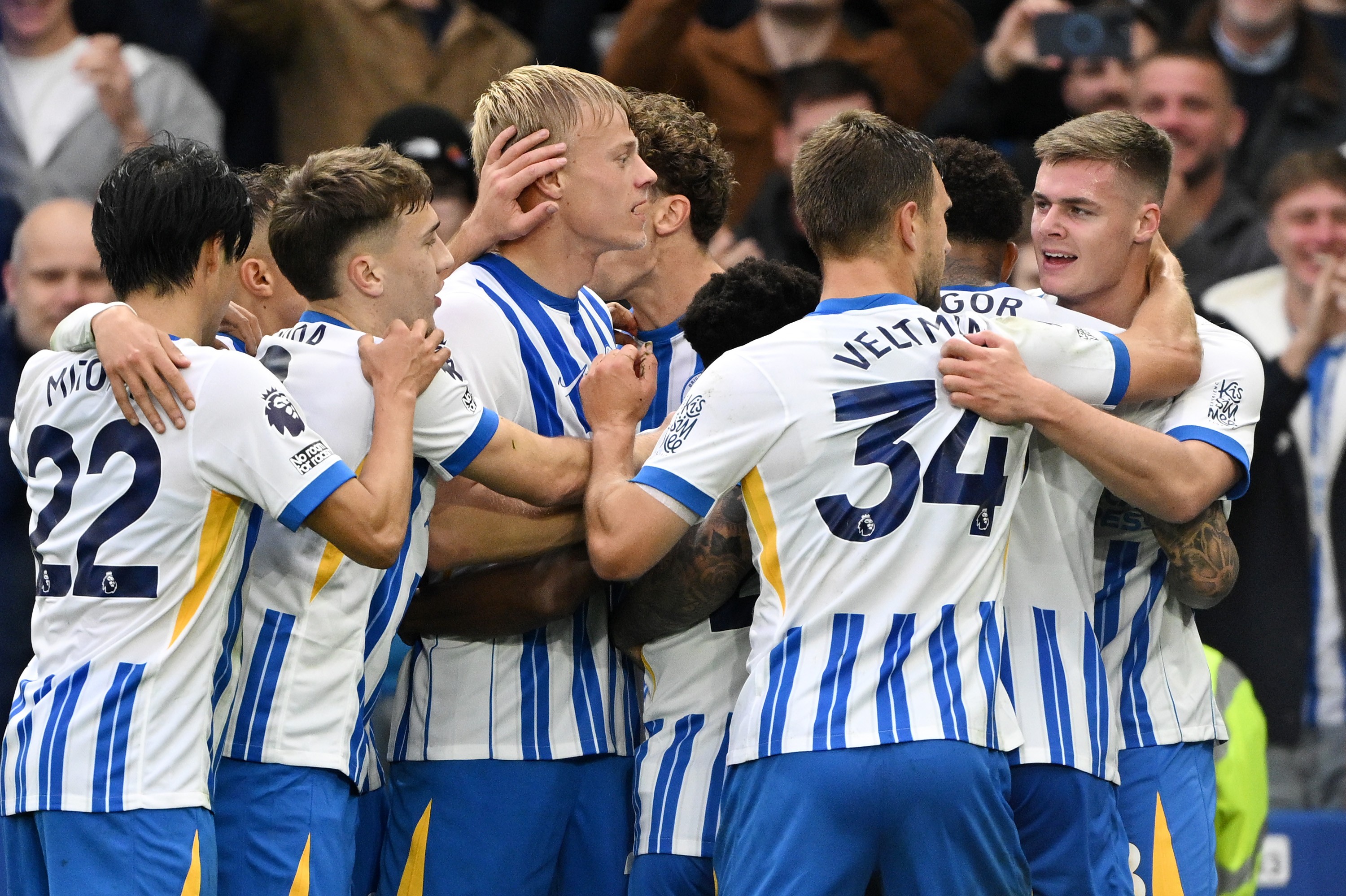 Evan Ferguson of Brighton & Hove Albion celebrates