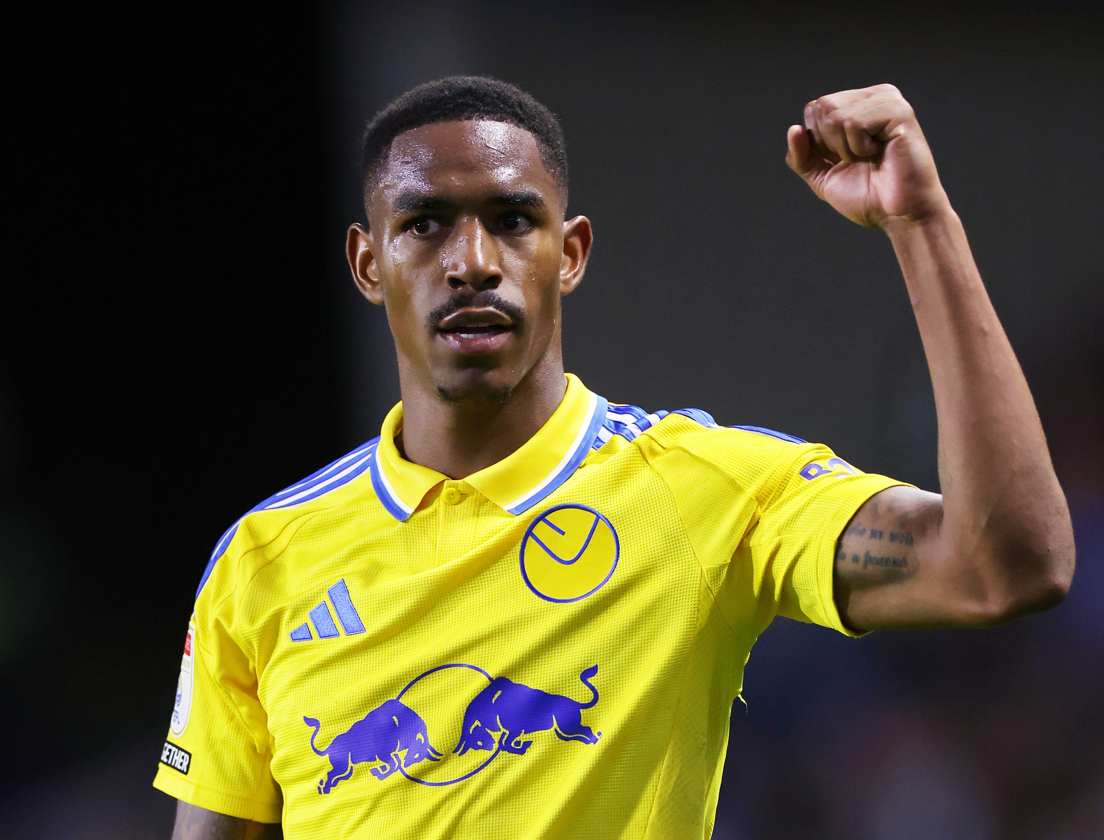 Junior Firpo of Leeds United celebrates