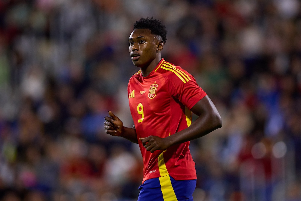 Samu Omorodion in action for Spain' under-21s.