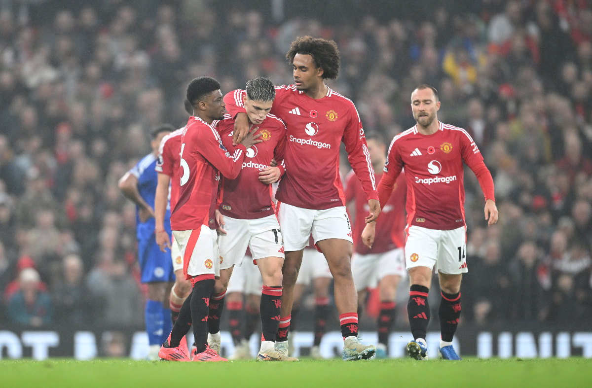 Alejandro Garnacho with his Man United teammates