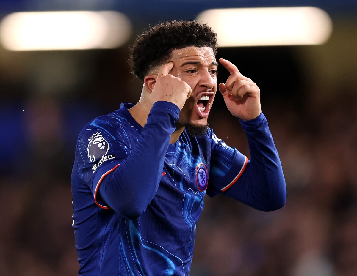 Jadon Sancho reacts during Chelsea vs Brentford