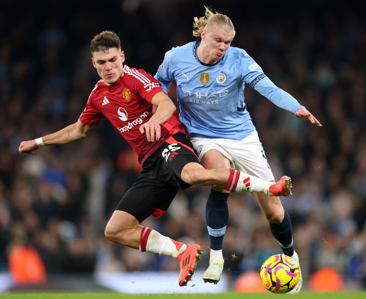 Manuel Ugarte plays for Man United against Erling Haaland