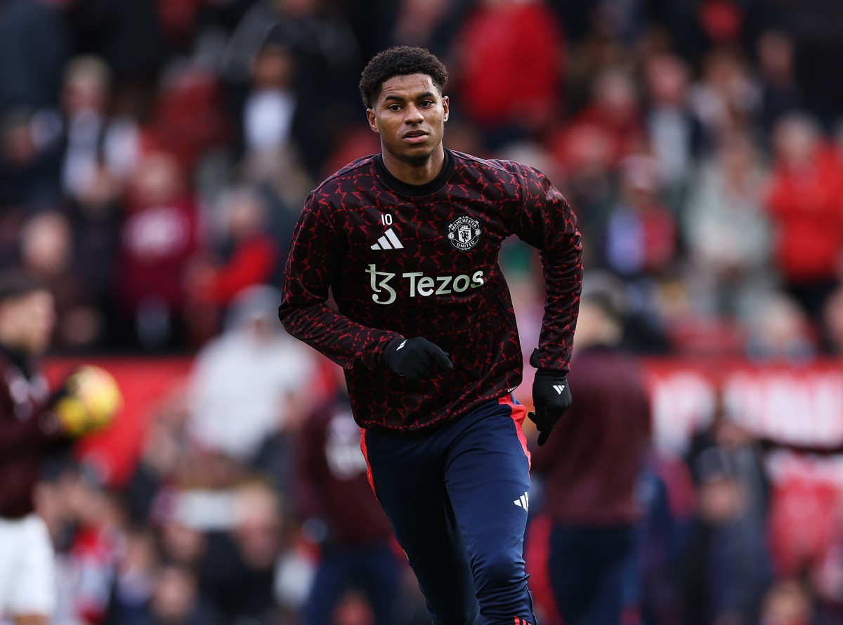 Marcus Rashford warming up for Manchester United