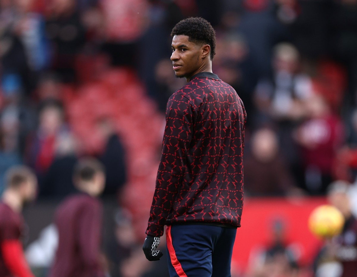 Marcus Rashford warming up for Manchester United