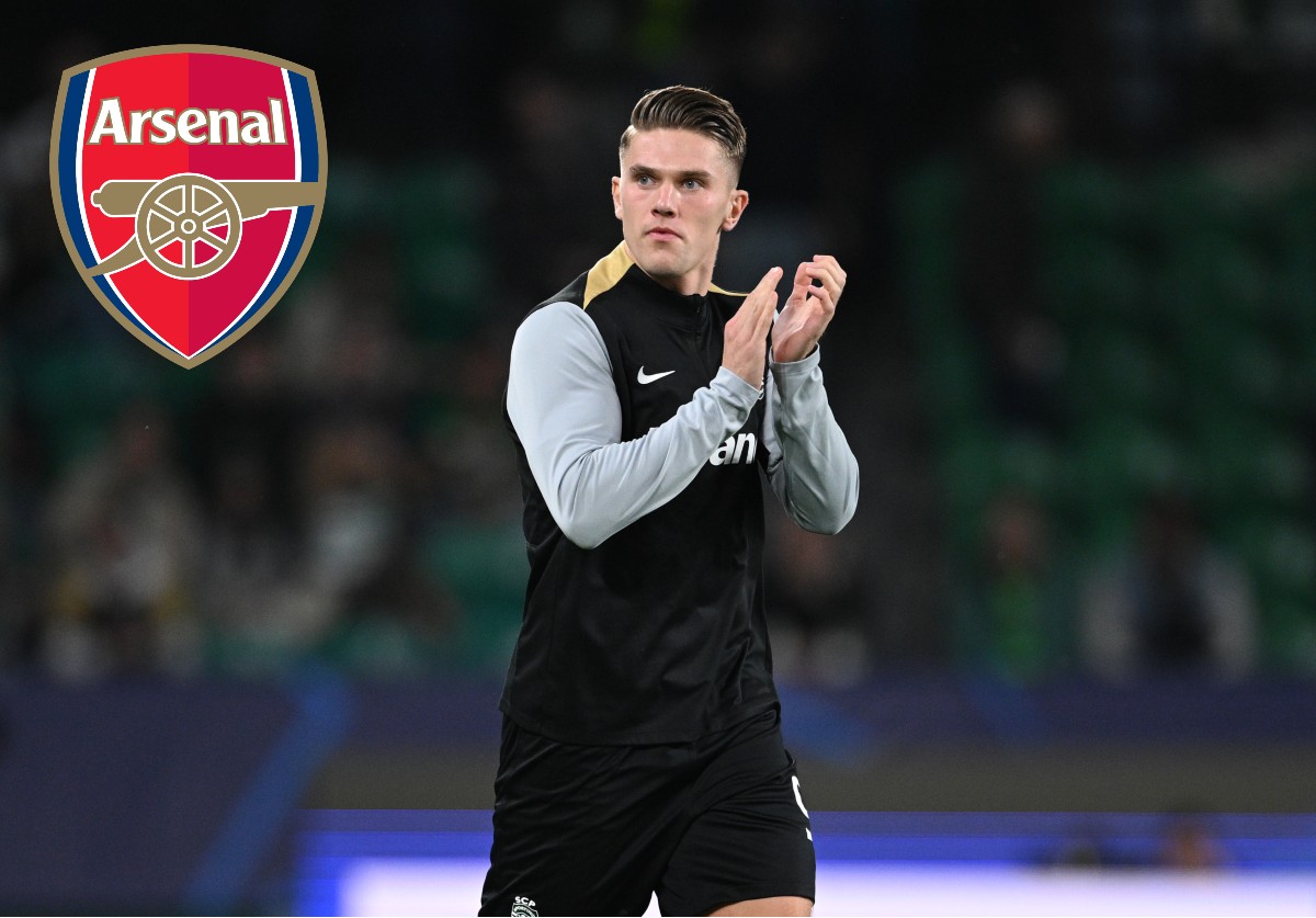 Viktor Gyokeres applauds the Sporting Lisbon fans