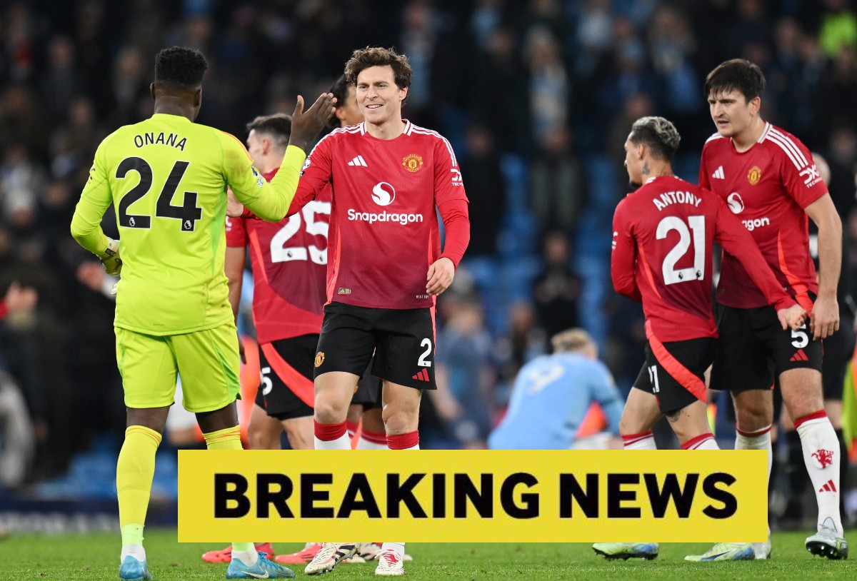 Victor Lindelof celebrates with his Man United teammates