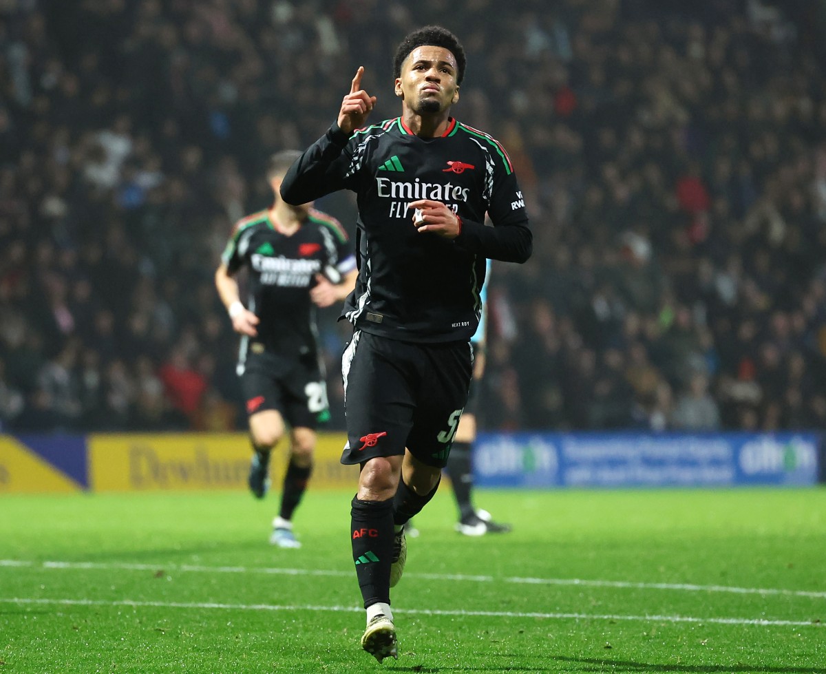 Ethan Nwaneri celebrates an Arsenal goal