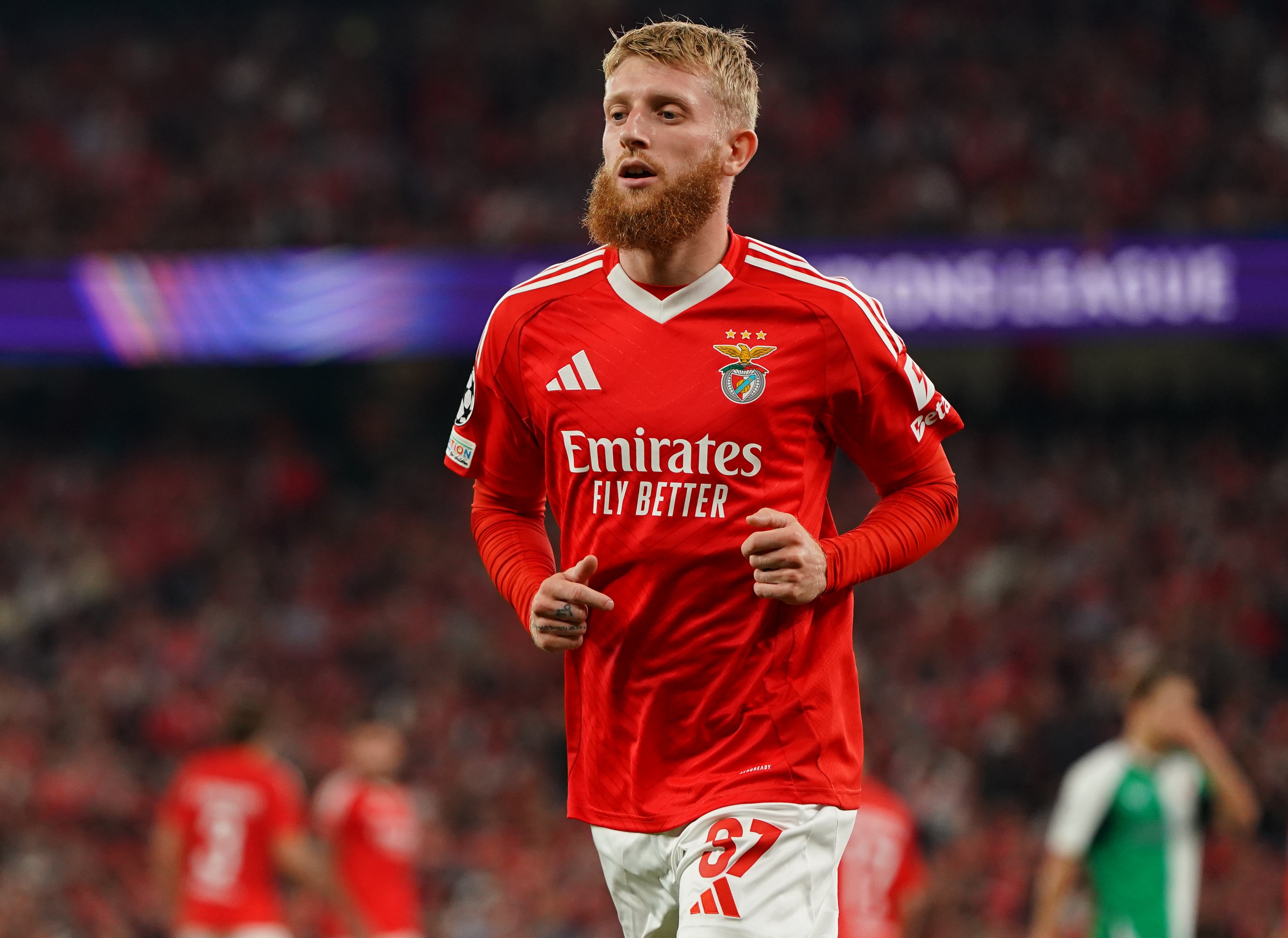 an-Niklas Beste of SL Benfica in action