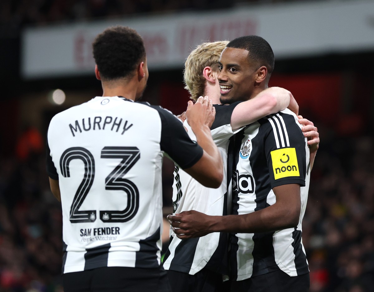 Alexander Isak celebrates scoring at Arsenal's Emirates Stadium