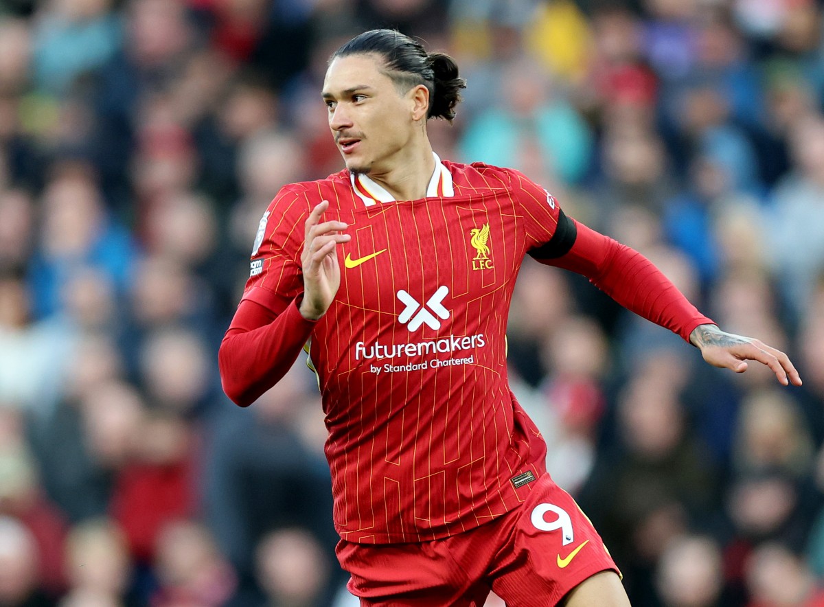 Darwin Núñez in action for Liverpool against Chelsea