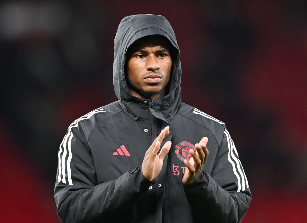 Marcus Rashford applauds the Manchester United fans