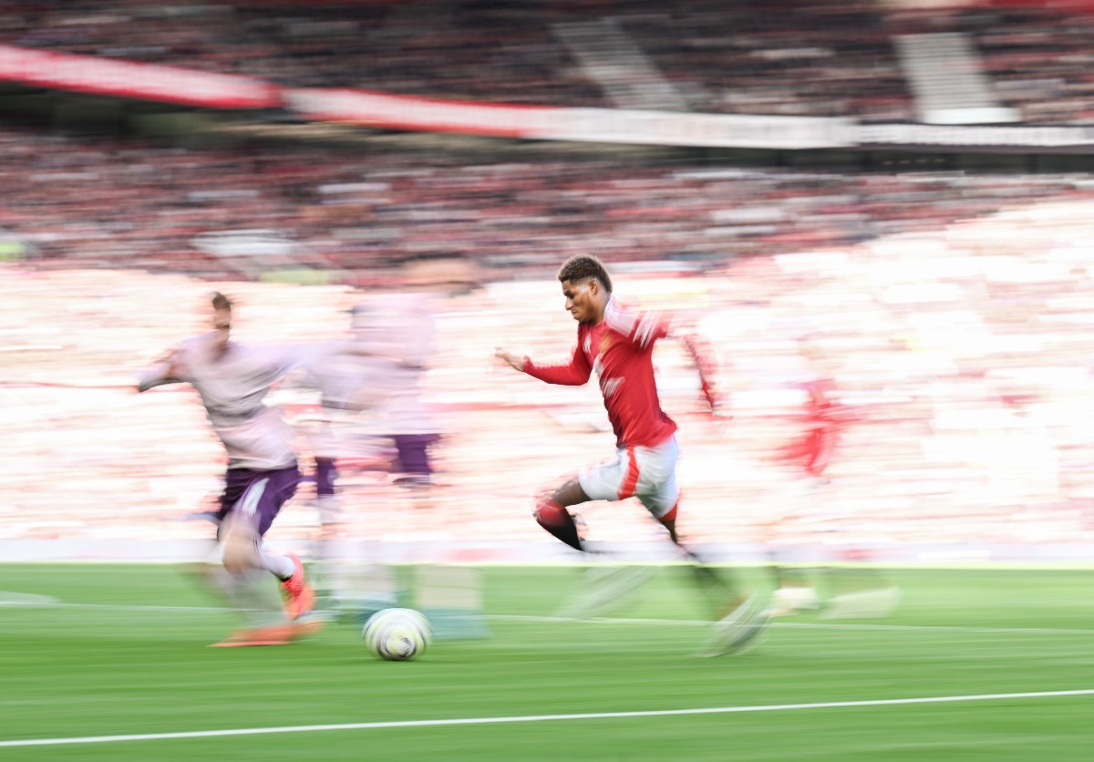 Marcus Rashford running with the ball for Man Utd vs Brentford