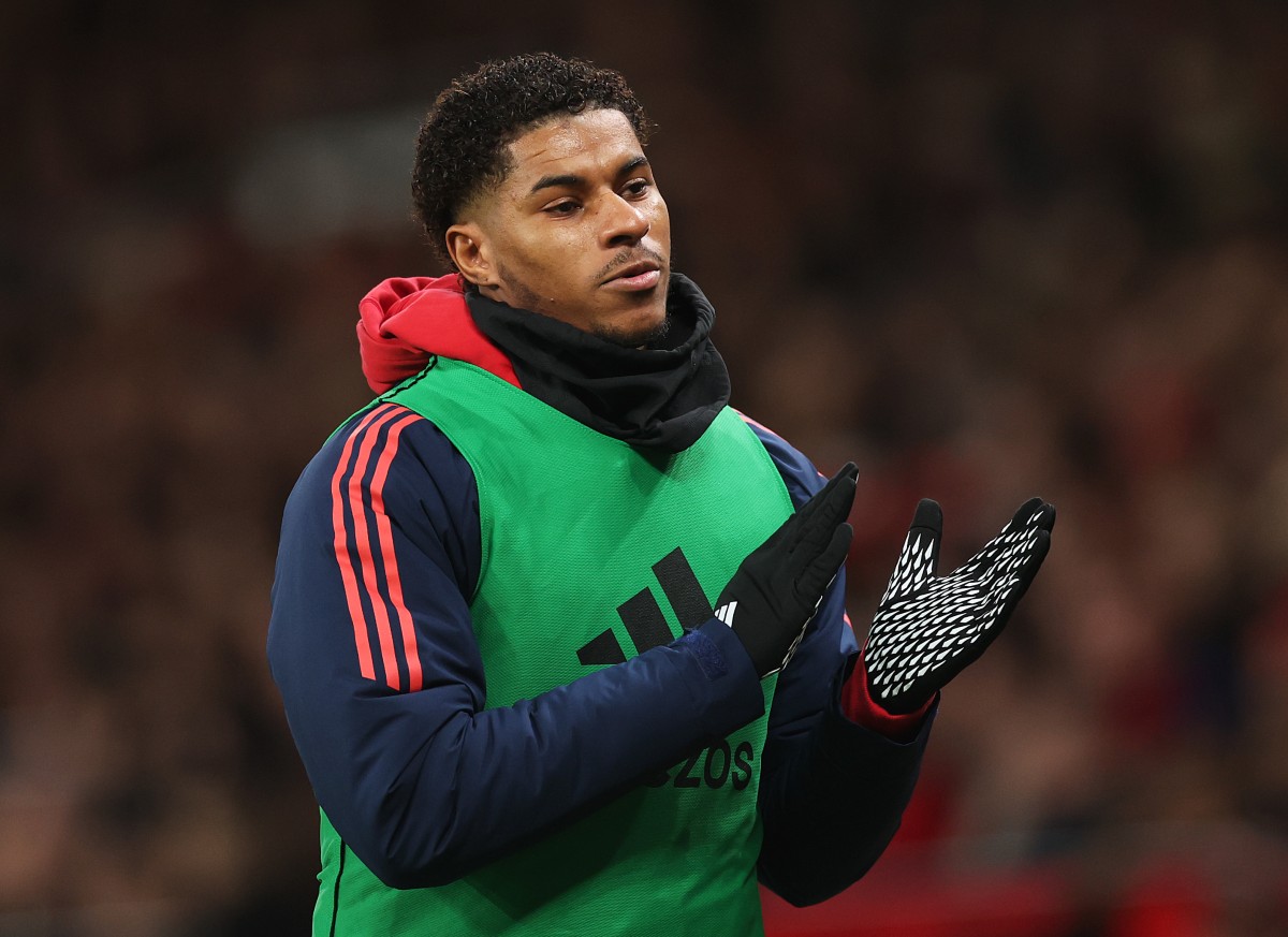 Marcus Rashford warming up for Man United