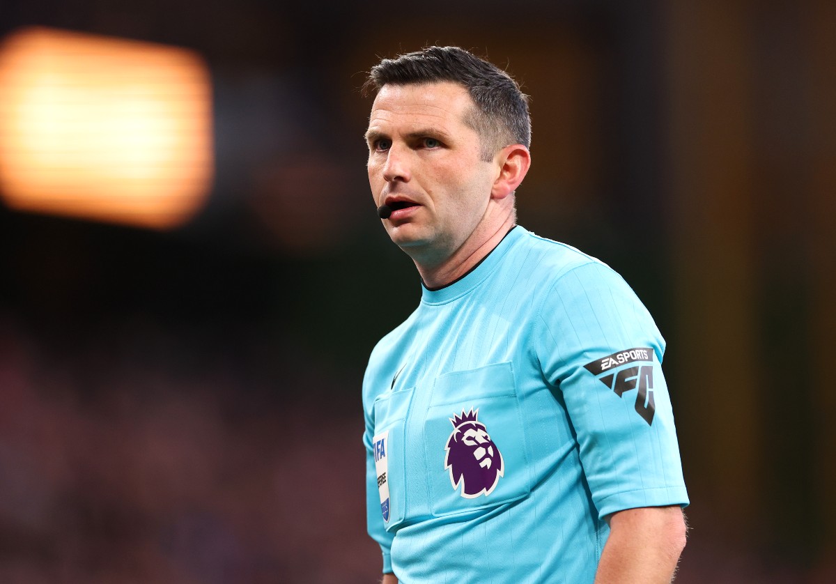 Michael Oliver during the Wolves-Arsenal match