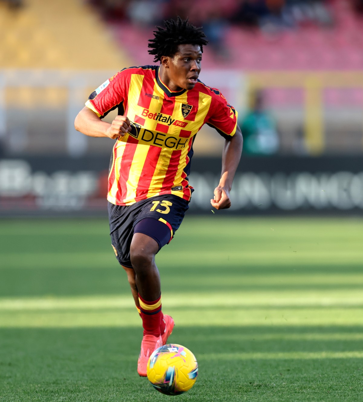 Patrick Dorgu in action for Lecce