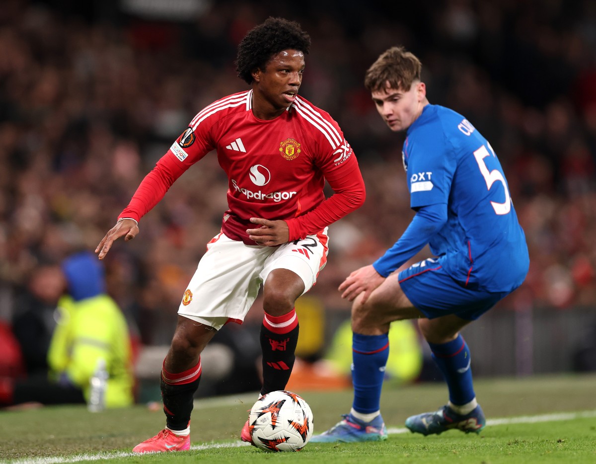 Tyrell Malacia in action for Man United