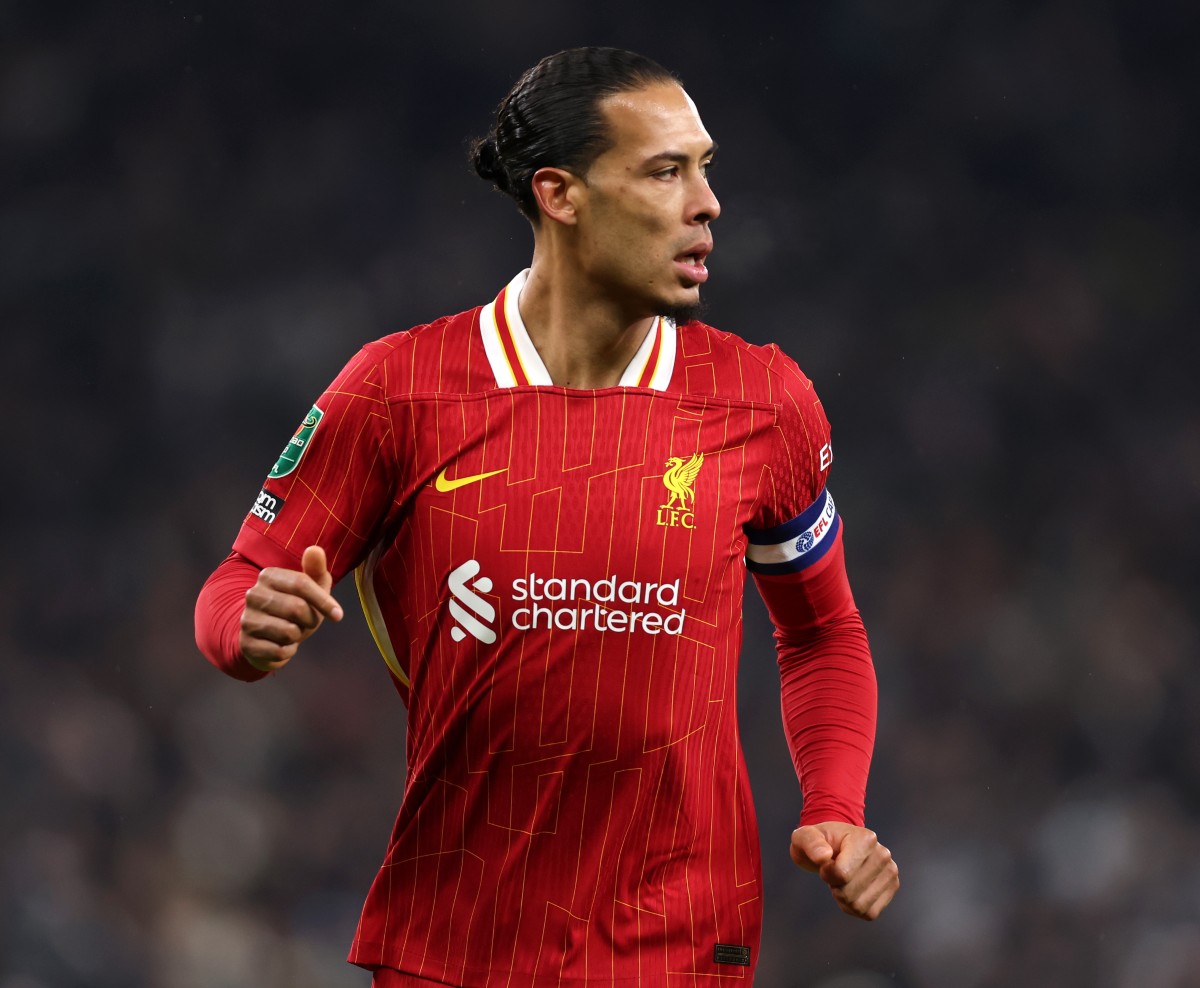 Virgil van Dijk in action for Liverpool vs Tottenham