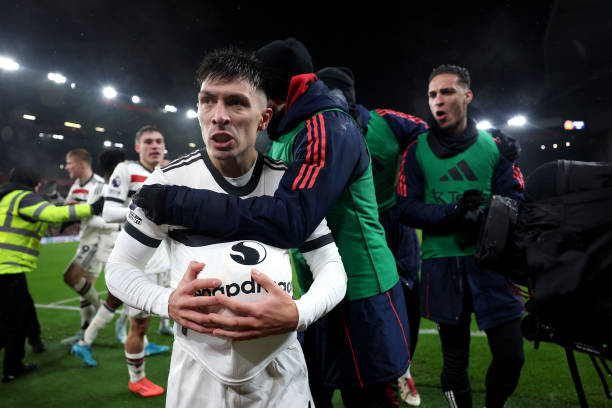 Manchester United defender Lisandro Martinez celebrates