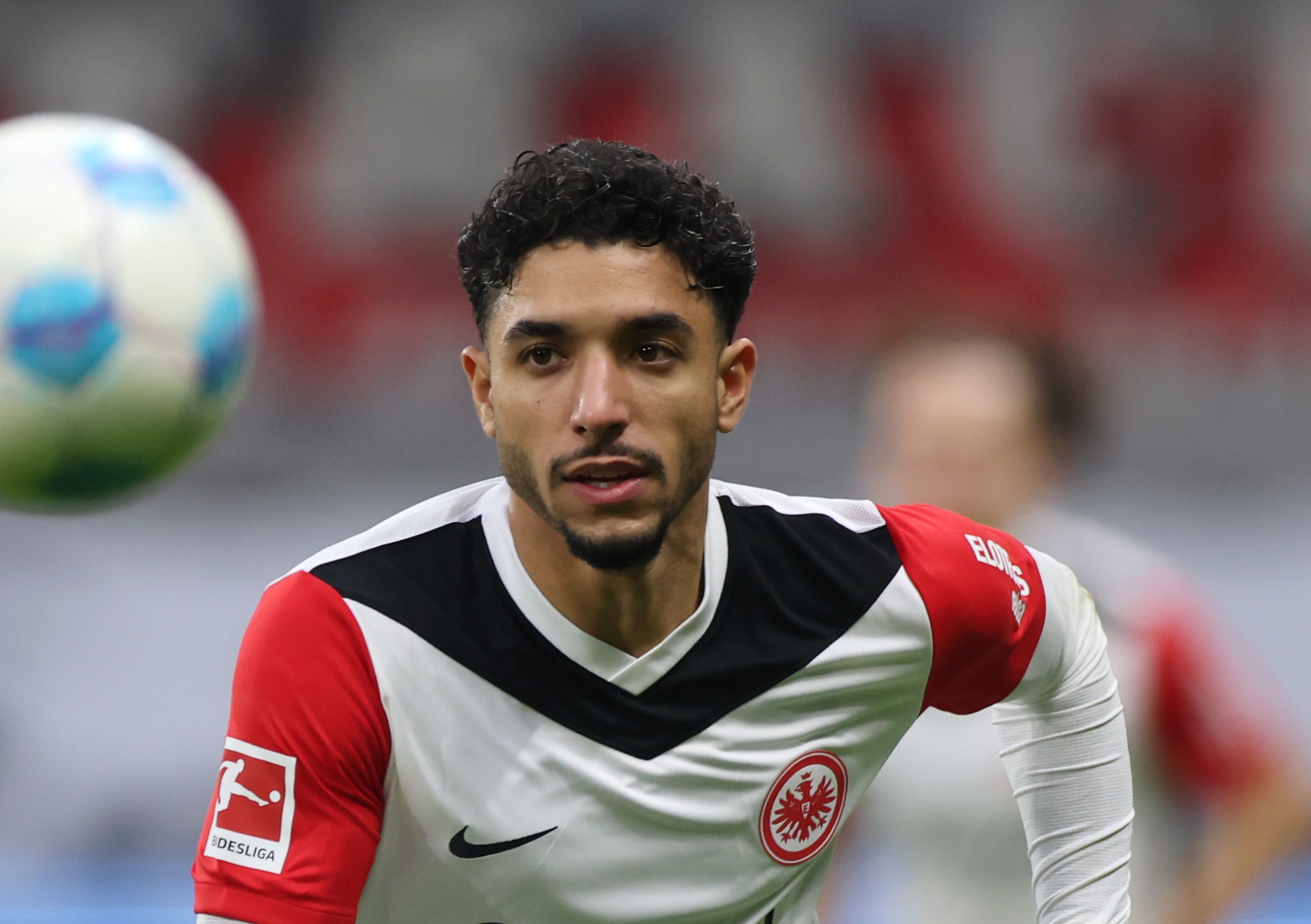 Omar Marmoush of Eintracht Frankfurt controls the ball