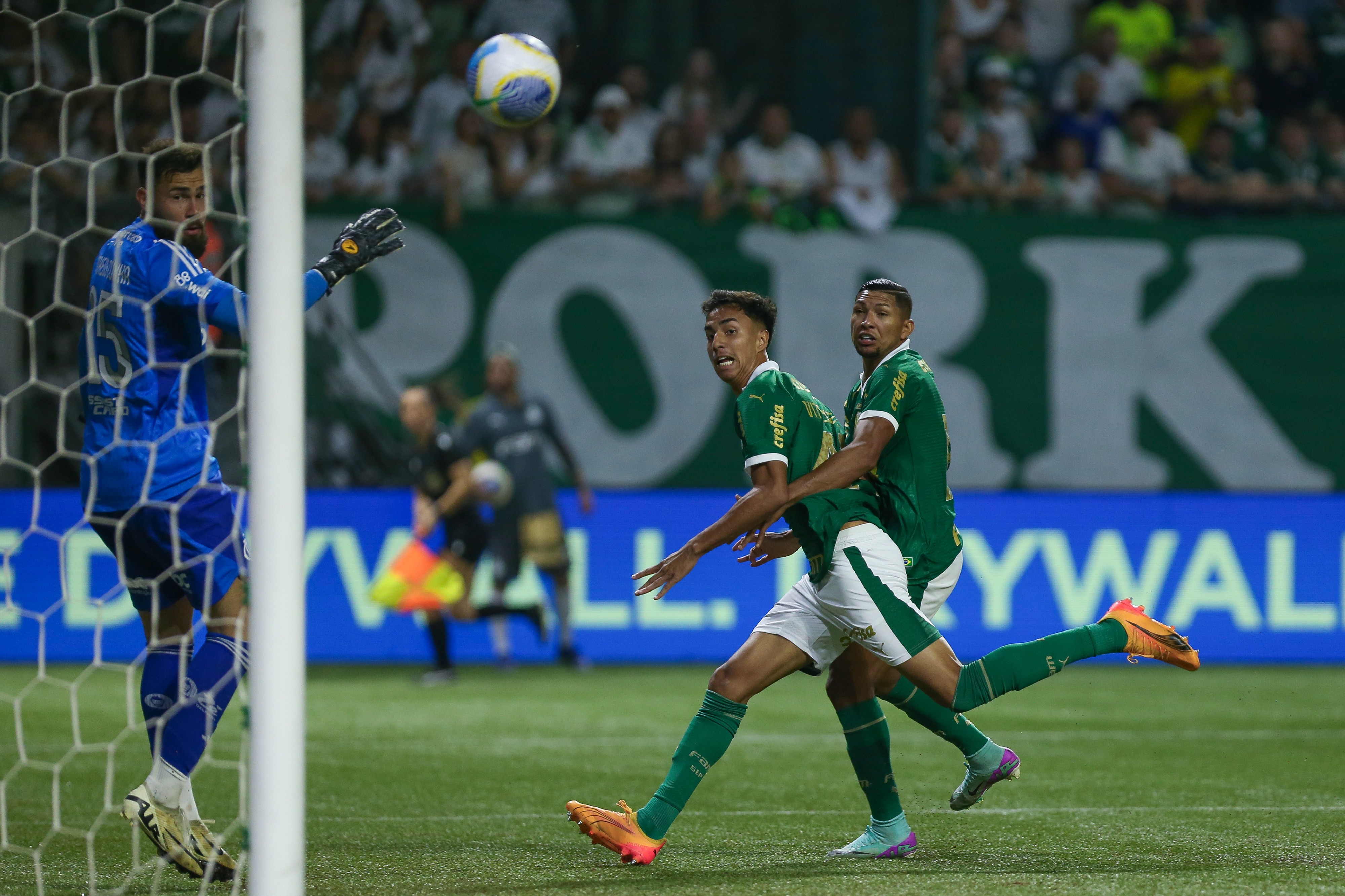 Vitor Reis of Palmeiras heads the ball to score the first goal for his team during the Copa do Brasil round of 16 second leg match against Flamengo