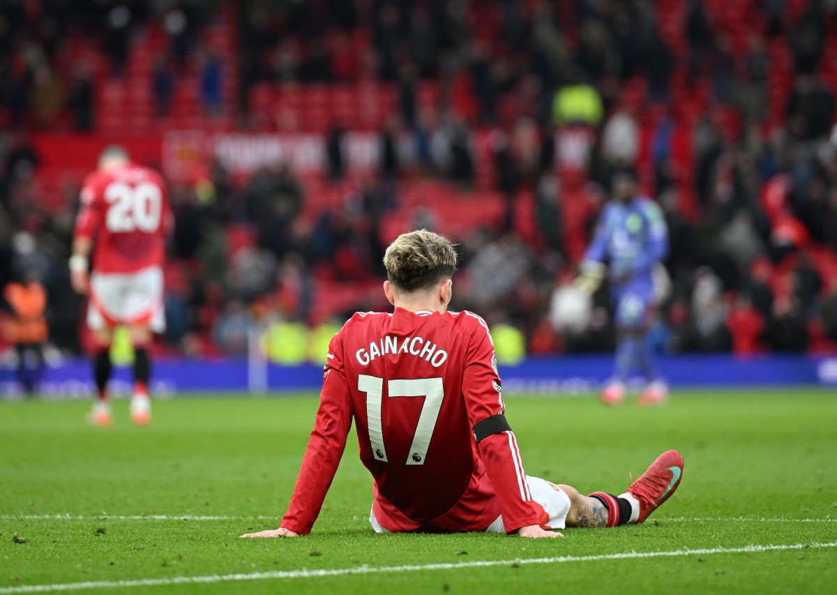 Alejandro Garnacho reacts during Man United's defeat to Crystal Palace