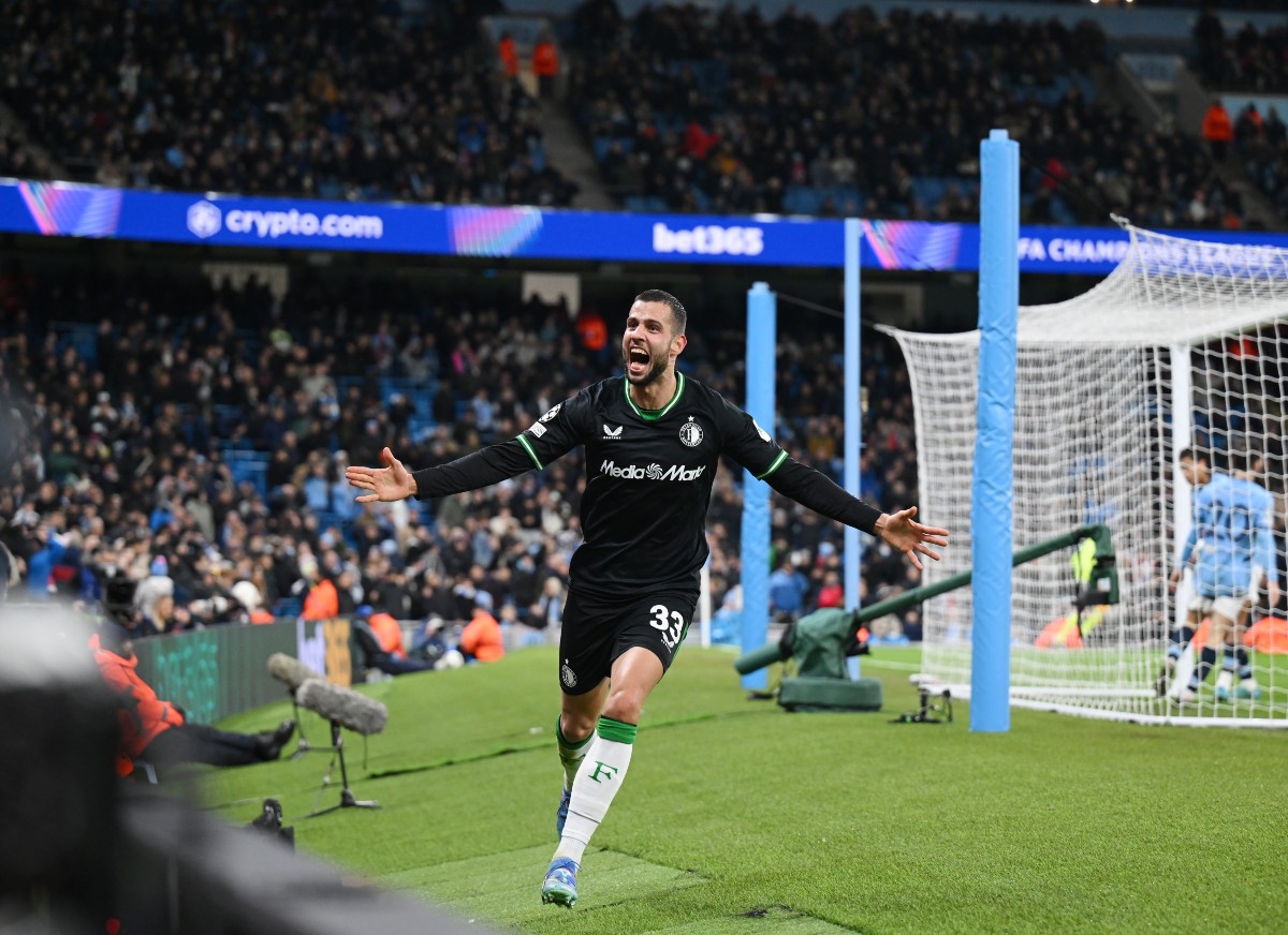 David Hancko celebrates the score for feyenoord