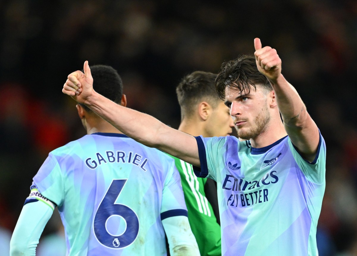 Declan Rice acknowledges Arsenal fans after the Nottingham Forest match