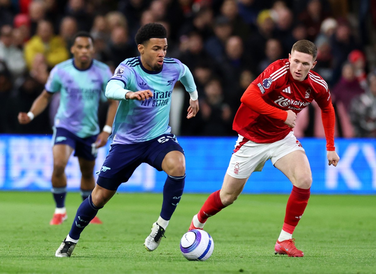 Ethan Nwaneri in Arsenal Action Against Nottingham Forest