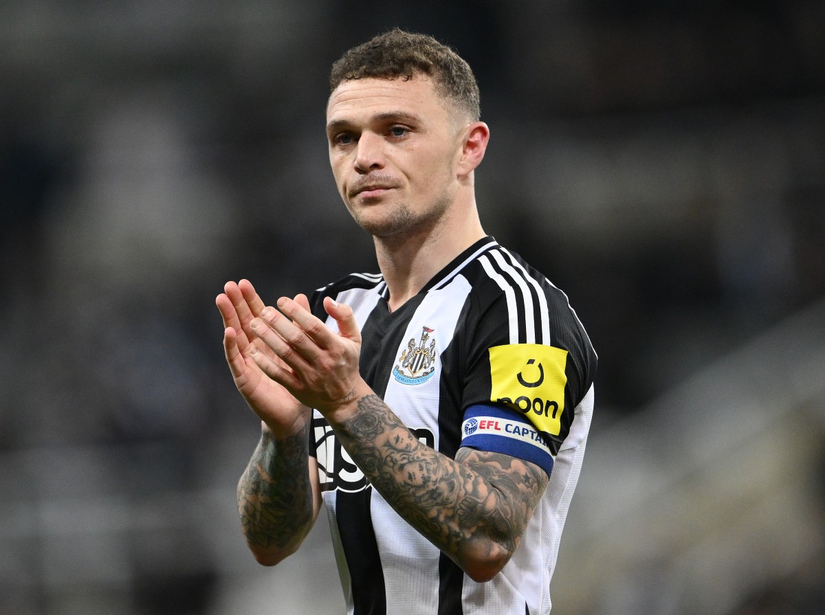 Kieran Trippier applauds the Newcastle fans