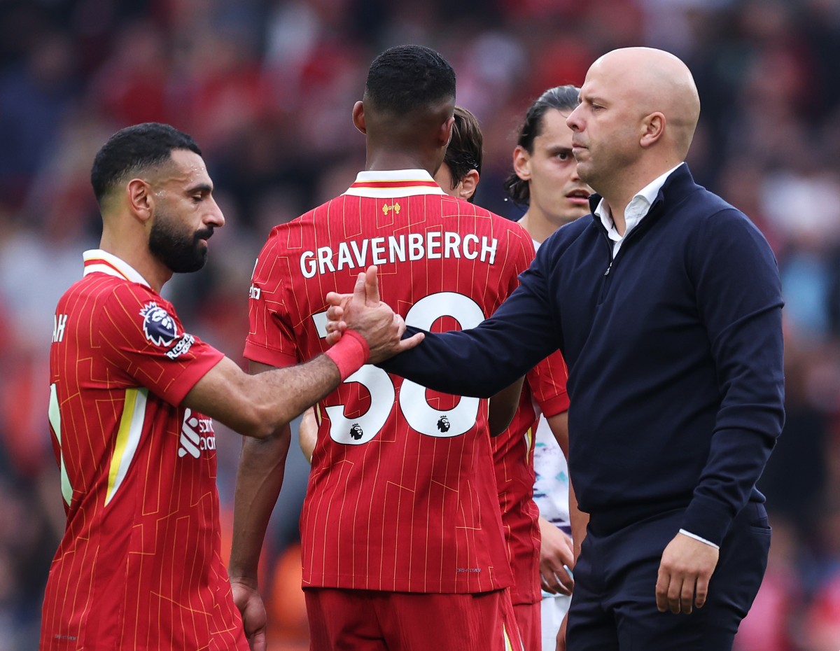 Mohamed Salah with Liverpool manager Arne Slot