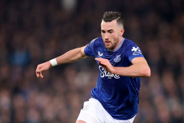 Jack Harrison of Everton runs with ball