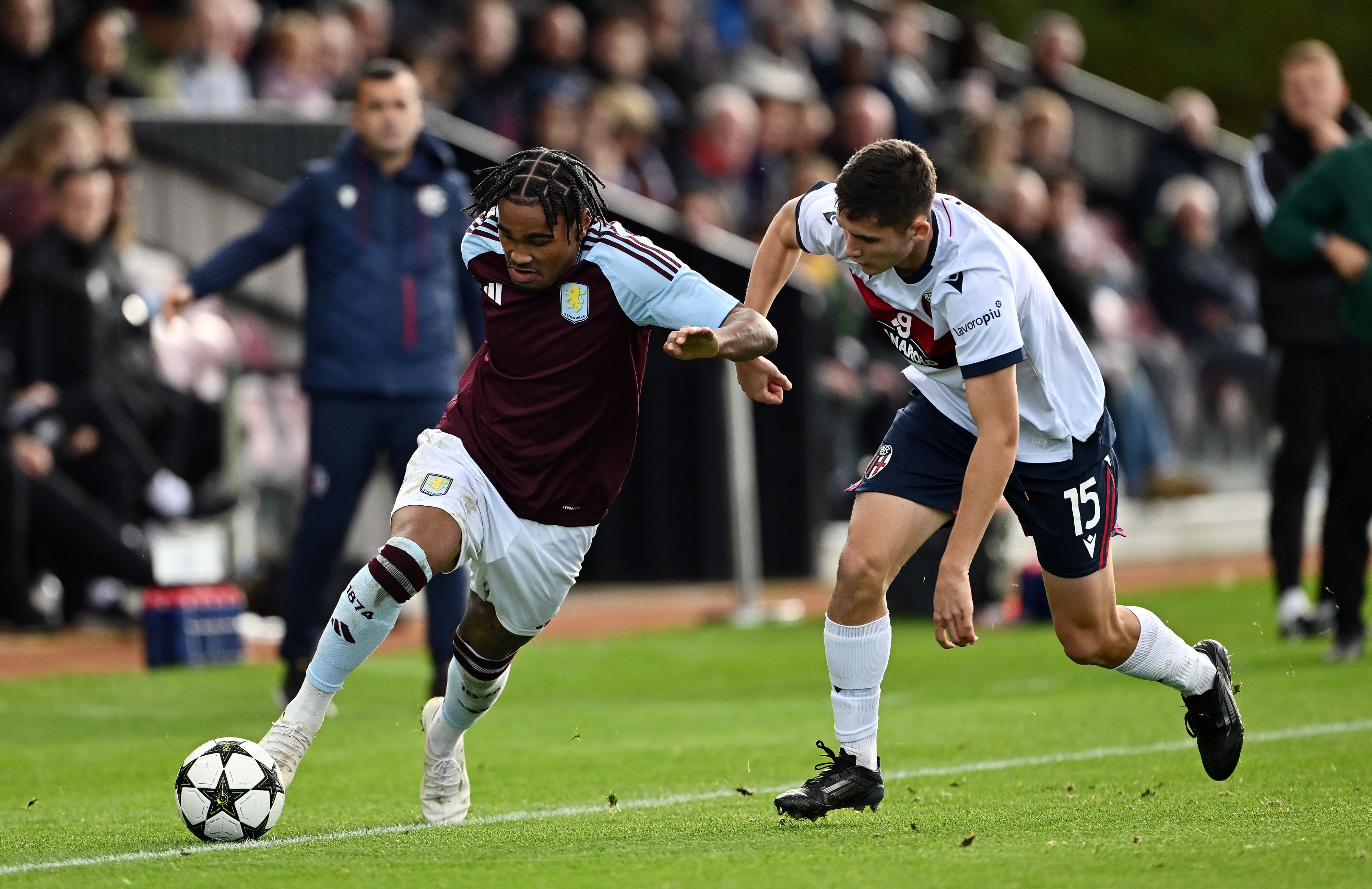 Kadan Young takes on Dimitar Papazov of Bologna