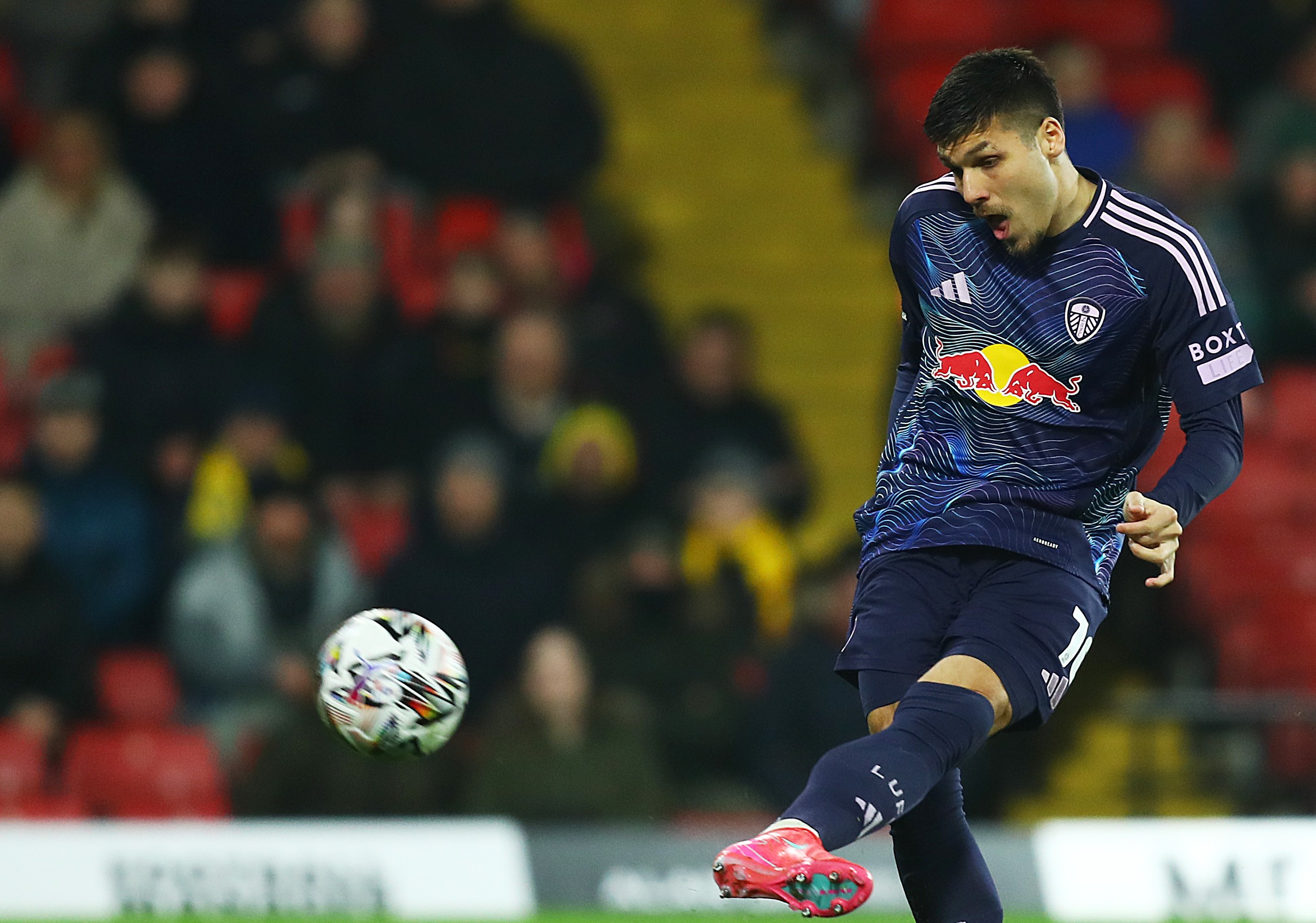 Joel Piroe of Leeds United shoots during the Sky Bet Championship match against Watford